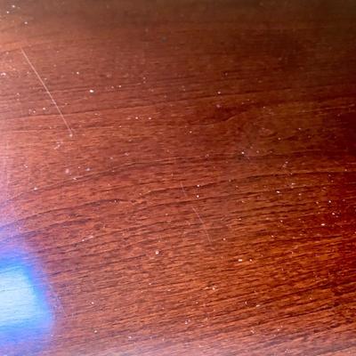 LOT 206 M: American Drew 3 Drawer Bedside Tables & Bedframe (Headboard & Footboard)