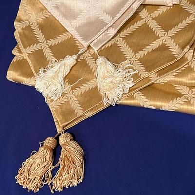 Lot of Lenox “Laurel Leaf” Fine Table Linens - Tablecloth, Napkins, Runners