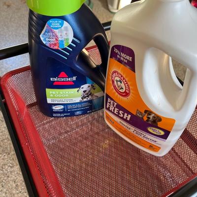 Rolling rack with cleaners