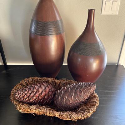 Vases and basket lot