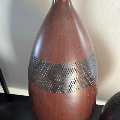 Vases and basket lot