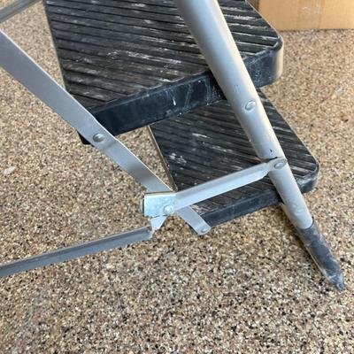 Cisco three-step ladder