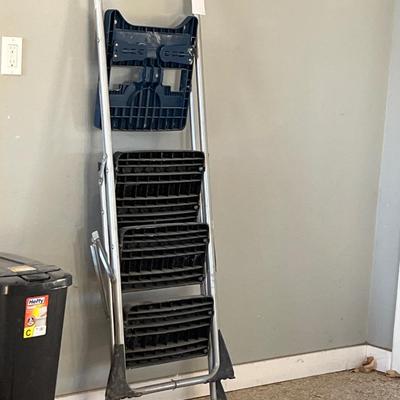 Cisco three-step ladder