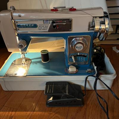 Vintage Morse Zig Zag Sewing Machine