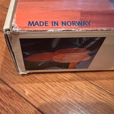 2 Ekonres Norwegian Stressless Swing Tables