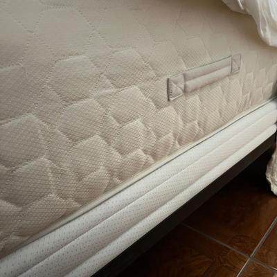Clean Sealy Full Mattress - Tags Still Attached