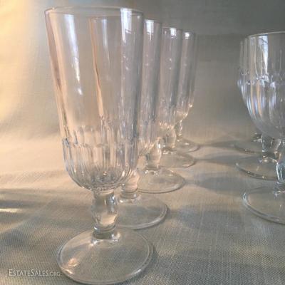 LOT 15 - Glassware