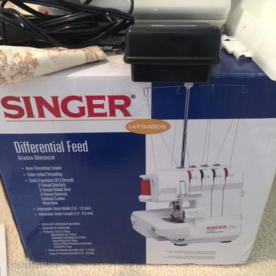LOT 25 - Singer Differential Sewing Machine