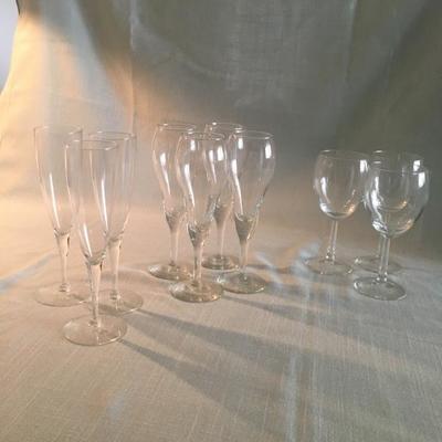 LOT 8 - Barware and Drinking Glasses 23pc