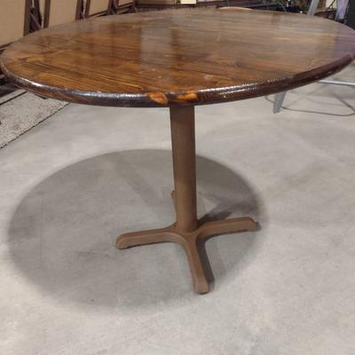 Wood Finish Round Table