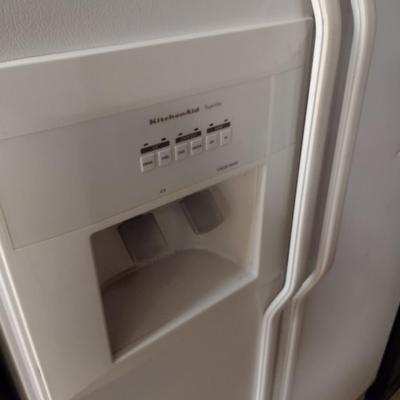 Kitchen Aide Side by Side Refrigerator Freezer in Working Condition