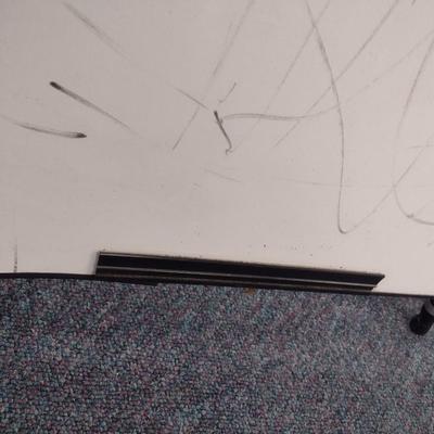 Dry Erase Board on Aluminum Tripod