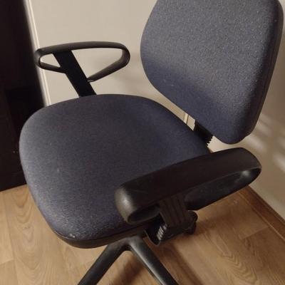 Upholstered Seat and Back Office Chair