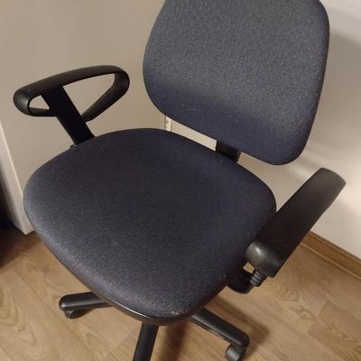Upholstered Seat and Back Office Chair