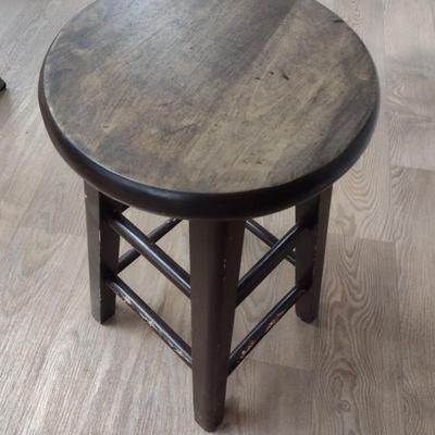 Solid Wood Dark Stain Sitting Stool
