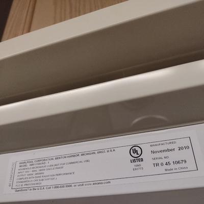 Undercabinet Microwave Oven