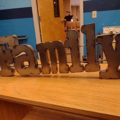 Metal Welded Wall Sign 'FAMILY'