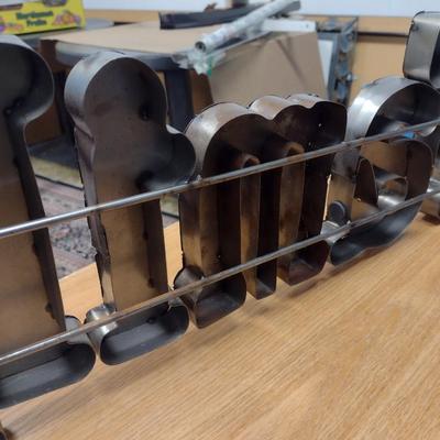 Metal Welded Wall Sign 'FAMILY'