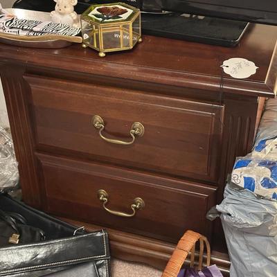 Lot 4: Magnavox TV, Clothing and more