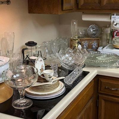 Lot 8: Mikasa Dishes, Kitchen Selection & More