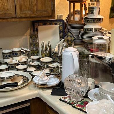 Lot 8: Mikasa Dishes, Kitchen Selection & More