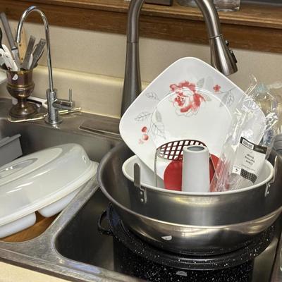 Lot 8: Mikasa Dishes, Kitchen Selection & More