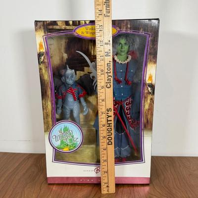 LOT 1A: 2007 Mattel Pink Label Wizard of Oz Guard & Winged Monkey Barbie Collector Set NRFB