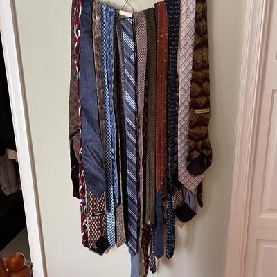 Big Mixed Lot Mens Accessories - Hats, Silk Ties, Leather Belts, CK Cologne, etc.