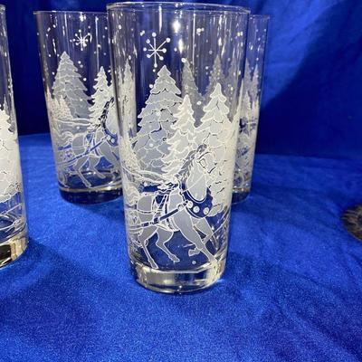 AVON’S LUMINARC WINTER SLEIGH RIDE VASE AND TUMBLERS