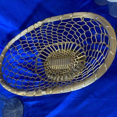 LARGE CLEAR VASE AND WEAVED WIRE BASKET