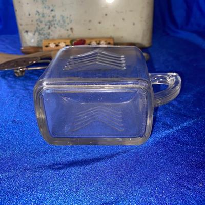RETRO TIN BREAD BOX AND OTHER KITCHEN ITEMS