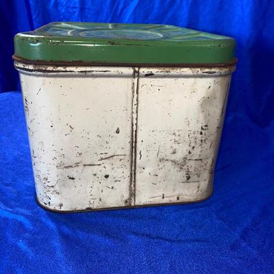 RETRO TIN BREAD BOX AND OTHER KITCHEN ITEMS