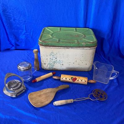 RETRO TIN BREAD BOX AND OTHER KITCHEN ITEMS