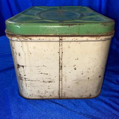 RETRO TIN BREAD BOX AND OTHER KITCHEN ITEMS