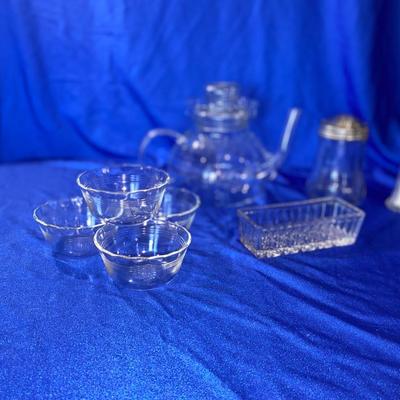 GLASS SERVING PIECES