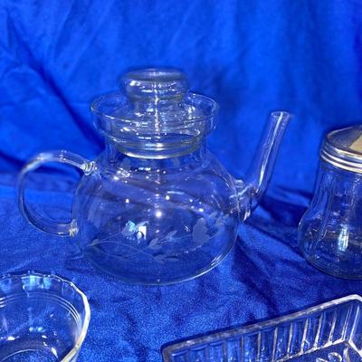 GLASS SERVING PIECES