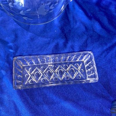 GLASS SERVING PIECES