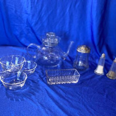 GLASS SERVING PIECES