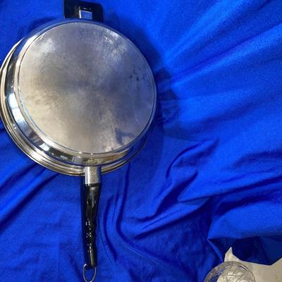 ORGREENIC FRYING PAN, PAMPERED CHEF MEASURING CUP, PYREX LIQUID MEASURER AND MORE