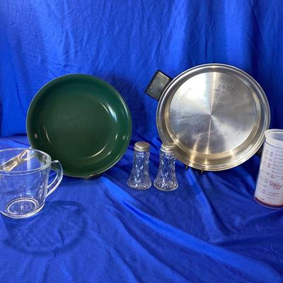 ORGREENIC FRYING PAN, PAMPERED CHEF MEASURING CUP, PYREX LIQUID MEASURER AND MORE
