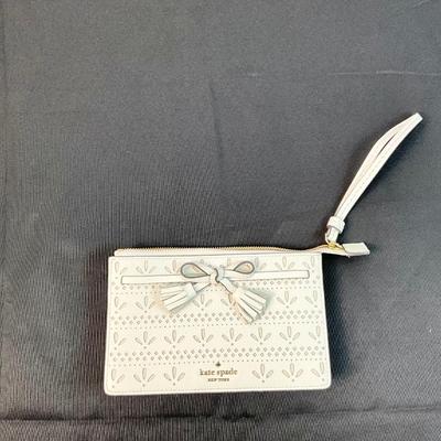 Lot D 174 NWT Kate Spade White Leather Hayes Perf Camera Clutch
