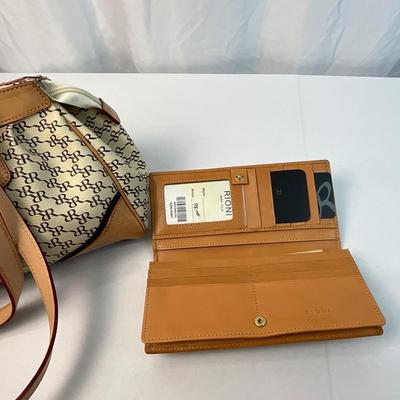 Lot D 194 NWT Rione Italy Signature Audrey Pleated Shoulder Bag and Matching Wallet