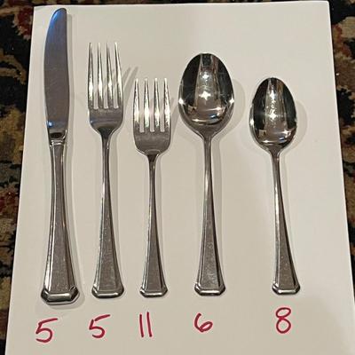40 Pc. Oneida SSS Vintage MAESTRO St. Leger Flatware Silverware Set