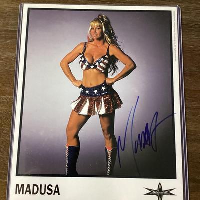 Medusa autograph