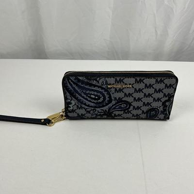 Lot D 199 Michael Kors Paisley Jet Set Wallet