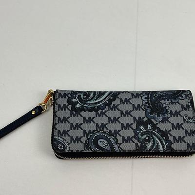 Lot D 199 Michael Kors Paisley Jet Set Wallet