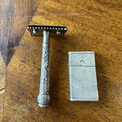 ANTIQUE GILLETTE POCKET EDITION SAFETY RAZOR IN VELVET LINED SILVER PLATED CASE