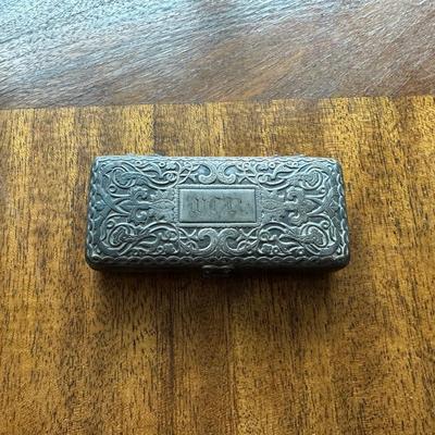 ANTIQUE GILLETTE POCKET EDITION SAFETY RAZOR IN VELVET LINED SILVER PLATED CASE