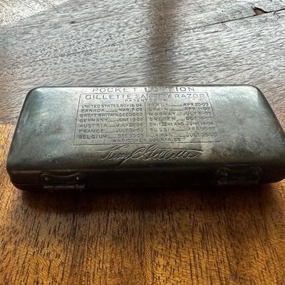 ANTIQUE GILLETTE POCKET EDITION SAFETY RAZOR IN VELVET LINED SILVER PLATED CASE