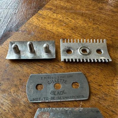 ANTIQUE GILLETTE POCKET EDITION SAFETY RAZOR IN VELVET LINED SILVER PLATED CASE